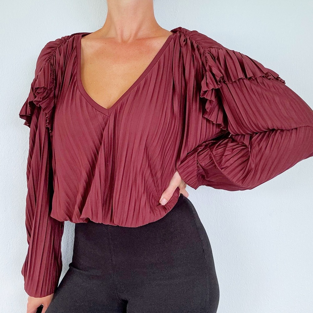 ZARA maroon purple pleated texture v-neck ruffle sleeve top size small